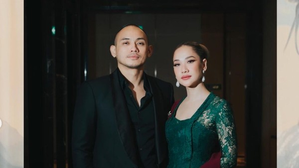 8 Foto BCL Jadi Bridesmaid Pernikahan Nino RAN, Tampil Mesra Bareng Suami