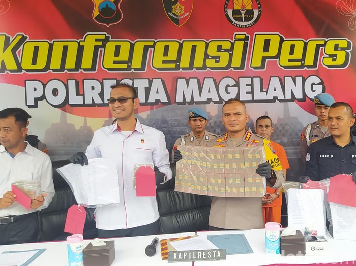 Suasana jumpa pers kasus dugaan pungli yang menimpa guru honorer di Kabupaten Magelang, Senin (23/9/2024).