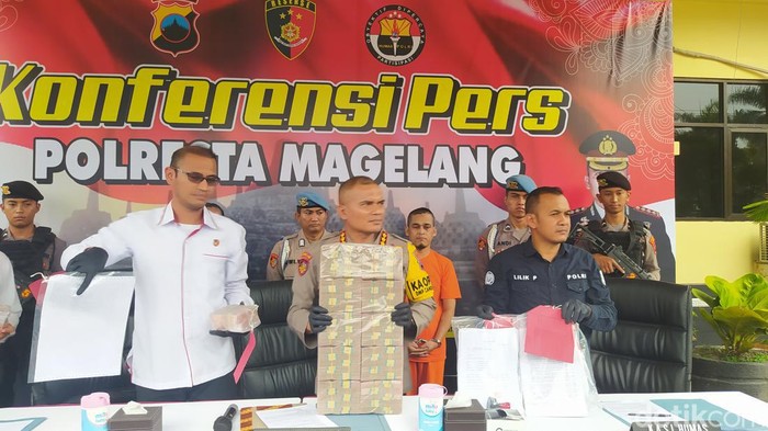 Suasana jumpa pers kasus dugaan pungli yang menimpa guru honorer di Kabupaten Magelang, Senin (23/9/2024).