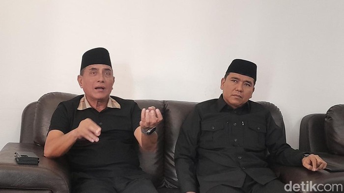 Edy Rahmayadi dan Hasan Basri Sagala di Rumah Pemenangan di Jalan Sudirman, Medan (Foto: Nizar Aldi/detikSumut)