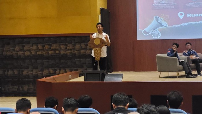 Emil Elestianto Dardak