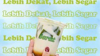 Cincau Hijau Serat punya racikan yang unik. Es cincaunya dipadukan dengan serat buah markisa yang menambah kesegaran. Gerainya ada di mall-mall di Jakarta. Foto: Instagram @cincauserat