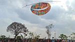 Meriahnya Festival Layang-Layang di Gresik