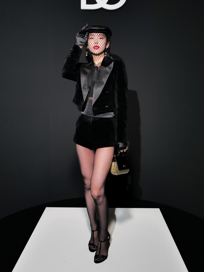 Gaya Yeji ITZY di Milan Fashion Week 2024