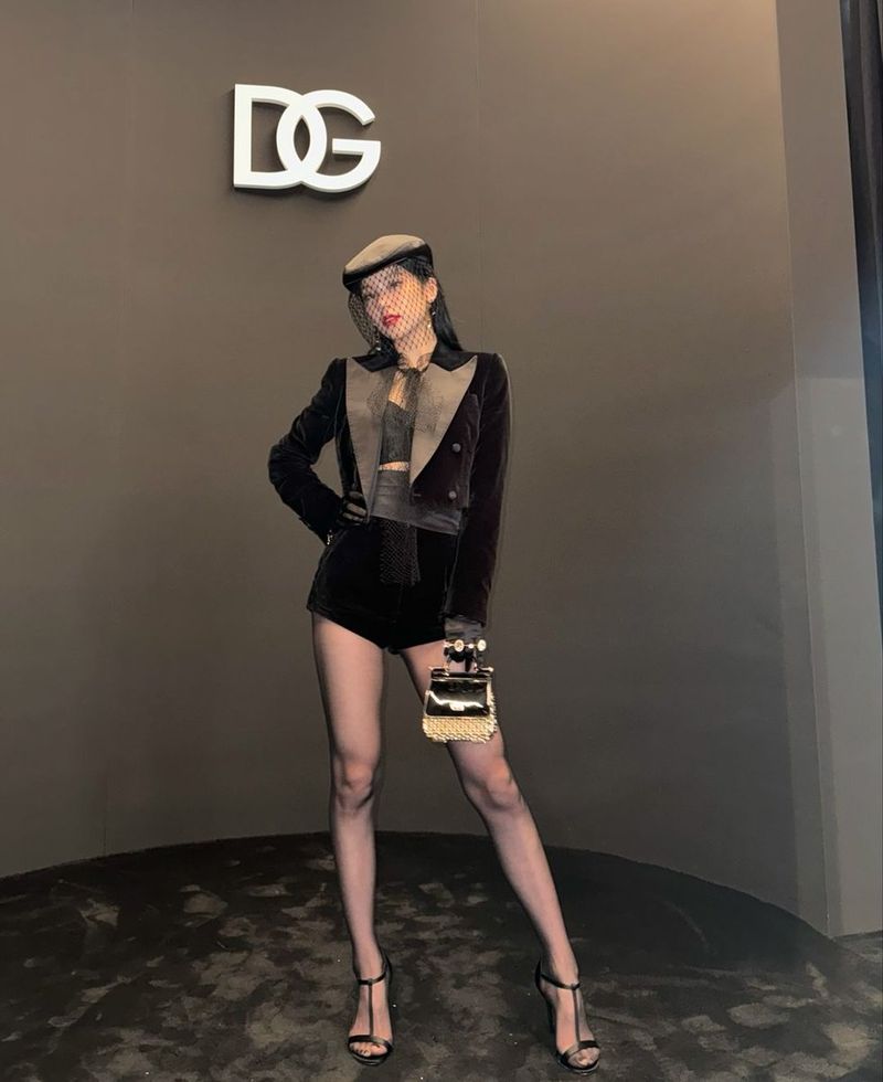 Gaya Yeji ITZY di Milan Fashion Week 2024