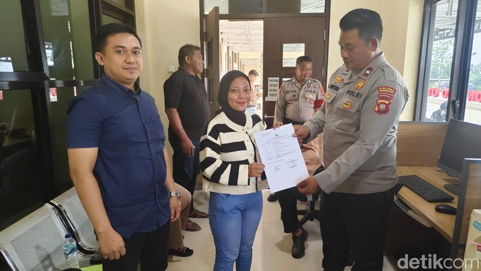 Seorang karyawati bernama Nurain Bunenehu (21) di Kabupaten Gorontalo Utara, Gorontalo, mengaku dianiaya pimpinan cabang (pimcab) tempatnya bekerja berinisial (ZP).