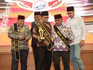 Sekjen PKB Dianugerahi Santri of The Year: Panglimanya Tetap Gus Imin