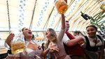 Hingar Bingar Festival Bir Terbesar Dunia Oktoberfest