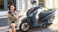 Bukan hanya bagasi lega, tunggangan baru Honda tersebut juga ditanamkan sejumlah fitur kekinian, seperti pencahayaan yang sudah full LED, sistem pengereman combi brake system atau CBS, idling stop system (ISS) port pengisian daya ponsel dan sistem nirkunci pintar atau smart keyless. Foto: Doc. Honda Vietnam.