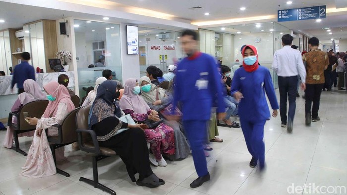 Inovasi teknologi dilakukan dalam rangka memberi pelayanan kesehatan terbaik kepada pasien. Inovasi itu memungkinkan pasien berobat tanpa antre.