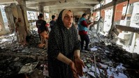 Ini adalah serangan terbaru dari serangkaian serangan Israel terhadap gedung-gedung sekolah yang menampung pengungsi di Gaza, tempat pertempuran telah berlangsung selama hampir satu tahun sejak serangan Hamas pada 7 Oktober di Israel selatan.  