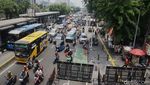 Jelang Undian Nomor Urut Pilkada DKI, Trotoar Diserobot-Lalu Lintas Macet