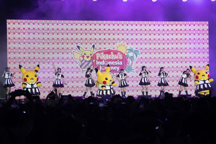 JKT48 dan Vidi Aldiano di Pikachu's Indonesia Journey