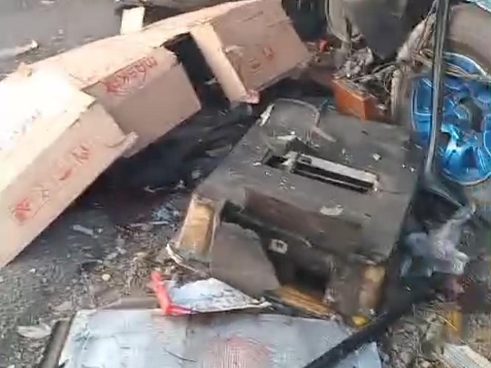 Kecelakaan maut Elf hantam towing di Banyuwangi tewaskan 4 orang