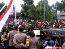 Viral Fadia-Sukirman Dilempar Bambu Saat ke KPU Pekalongan, Ini Respons 2 Pihak