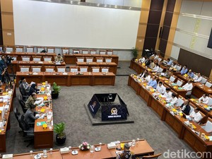 Menag Tugas ke Perancis, Komisi VIII DPR Tunda Rapat Evaluasi Haji