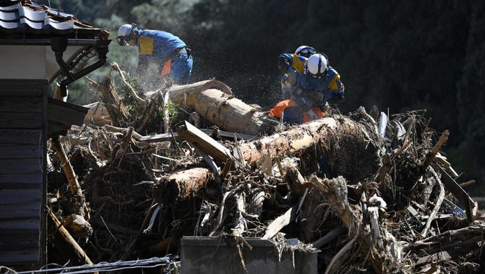 Kondisi Jepang Usai Diterjang Banjir Akibat Hujan Deras Hujan yang sangat deras mengakibatkan banjir besar di Jepang. Begini kondisi usai banjir di Wajima, Jepang, akibat hujan deras.