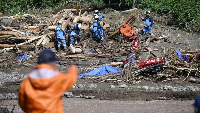 Hujan yang sangat deras mengakibatkan banjir besar di Jepang. Begini kondisi usai banjir di Wajima, Jepang, akibat hujan deras.