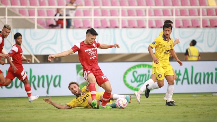Laga Persis vs Persik di Stadion Manahan Solo