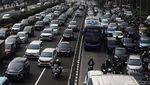 Macet Warnai Kenaikan Tarif Tol Dalam Kota