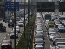 Video: Tol Dalam Kota Macet Sore Ini Jelang Long Weekend