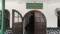 Masjid yang telah ditetapkan cagar budaya ini telah melewati berbagai rekonstruksi untuk memperkuat bangunan seperti pemasangan kayu merbau yang dikirim langsung dari Tanah Papua.   