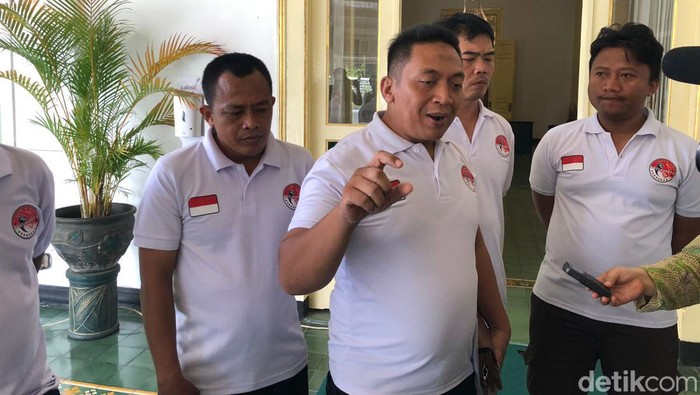 Massa Ojol usai bertemu dengan Gubernur DIY Sri Sultan Hamengku Buwono X di Kompleks Kepatihan, Kota Jogja, Senin (23/9).