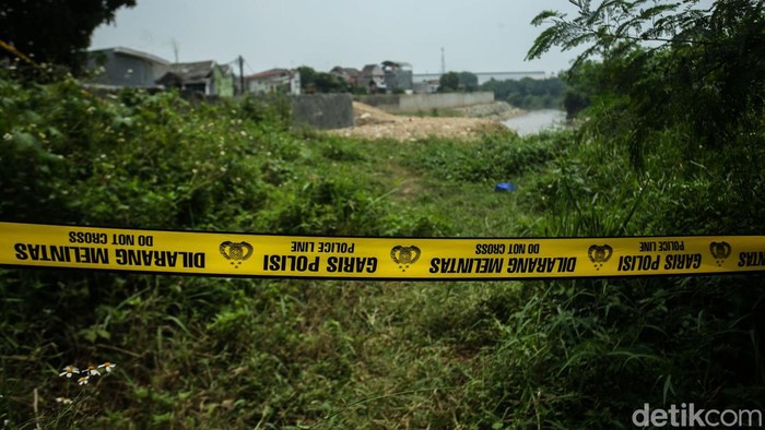 Melihat Lagi Lokasi Penemuan 7 Mayat di Kali Bekasi enemuan tujuh mayat remaja laki-laki yang mengambang di Kali Bekasi menggemparkan publik. Lokasi ditemukan ke tujuh mayat tersebut di bantaran Kali Bekasi, Kecamatan Jatiasih, Kota Bekasi.