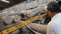 Menurut Zulhas, modus eksportir memasukkan karpet dan sajadah ilegal tidak banyak berubah. Para eksportir memalsukan keterangan barang yang diimpor dalam dokumen perizinan.  