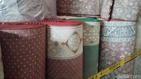 Zulhas mengimbau agar pelaku usaha tetap menaati peraturan impor yang berlaku. Sebab, Satgas akan terus memburu importir-importir nakal yang meruginkan negara.   