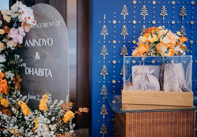 Acara lamaran Nino dan Dhabita itu digelar pada 2 Juni 2024. Saat ini foto-foto lamaran keduanya baru diunggah ke Instagram oleh oleh akun @babagi.gifts yang mempercantik hampers dan seserahan di acara Nino dan Dhabita. Foto: Instagram/@babagi.gifts