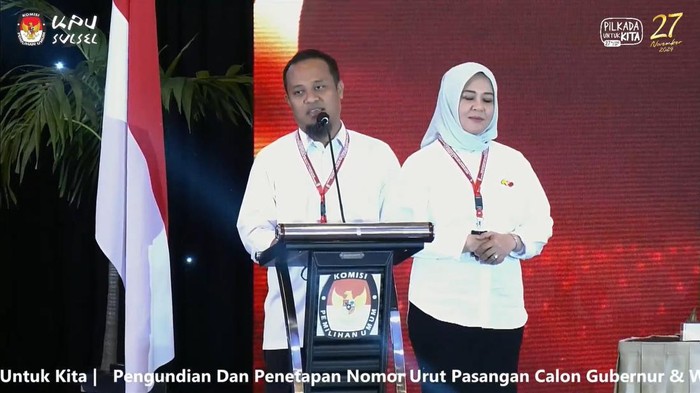 Paslon gubernur dan wakil gubernur Sulsel, Andi Sudirman Sulaiman-Fatmawati Rusdi.
