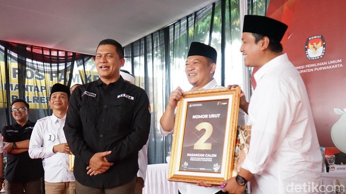 Paslon Yadi Rusmayadi-Pipin Sopian mendapatkan nomor urut 2 di Pilbup Purwakarta 2024.