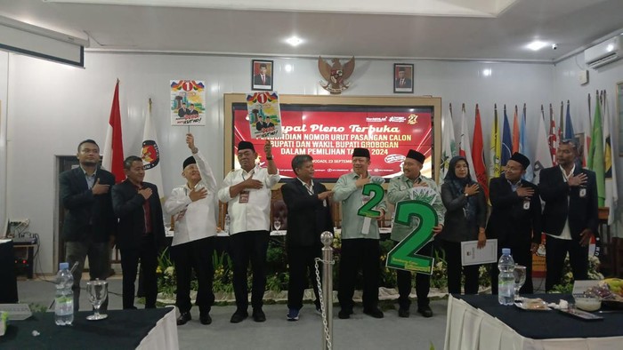 Pengundian nomor urut calon di KPU Grobogan, Senin (23/9/2024).
