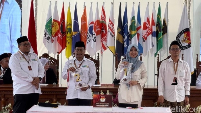 Pengundian nomor urut peserta Pilkada Rembang 2024, Senin (22/9/2024).