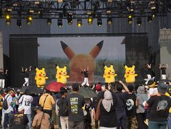Aksi Pikachu Jalan-jalan ke Jakarta Bikin Gemas