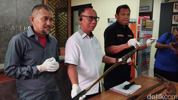 Polres Metro Bekasi Kota menggelar konferensi pers terkait penemuan 7 mayat di Kali Bekasi.