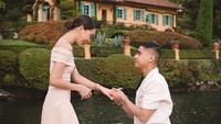 Al Ghazali melamar Alyssa Daguise pada 21 September 2024 dalam suasana romantis di Danau Como, Italia. Foto: Instagram: @alghazali7