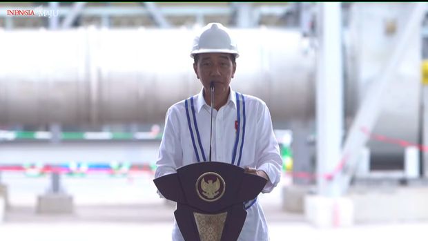 Presiden Joko Widodo (Jokowi) meresmikan produksi perdana smelter PT Freeport Indonesia di Gresik, Jawa Timur.