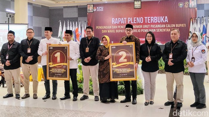 Rapat pleno terbuka pengundian dan penetapan nomor urut paslon Pilkada Purworejo 2024 di Ganeca Convention Hall, Senin (23/9/2024).