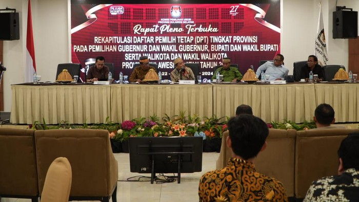 Rapat pleno terbuka rekapitulasi DPT di Sulsel.