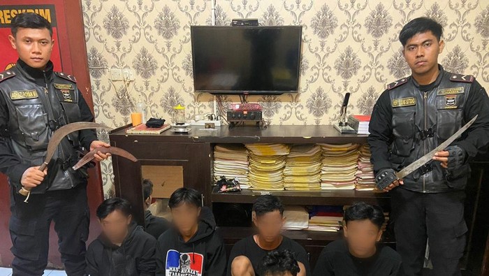 remaja konvoi bersajam di surabaya diamankan