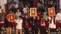 Pramono-Rano berfoto bersama Ridwan Kamil-Suswono dan Dharma Porengkun-Kun Wardana.