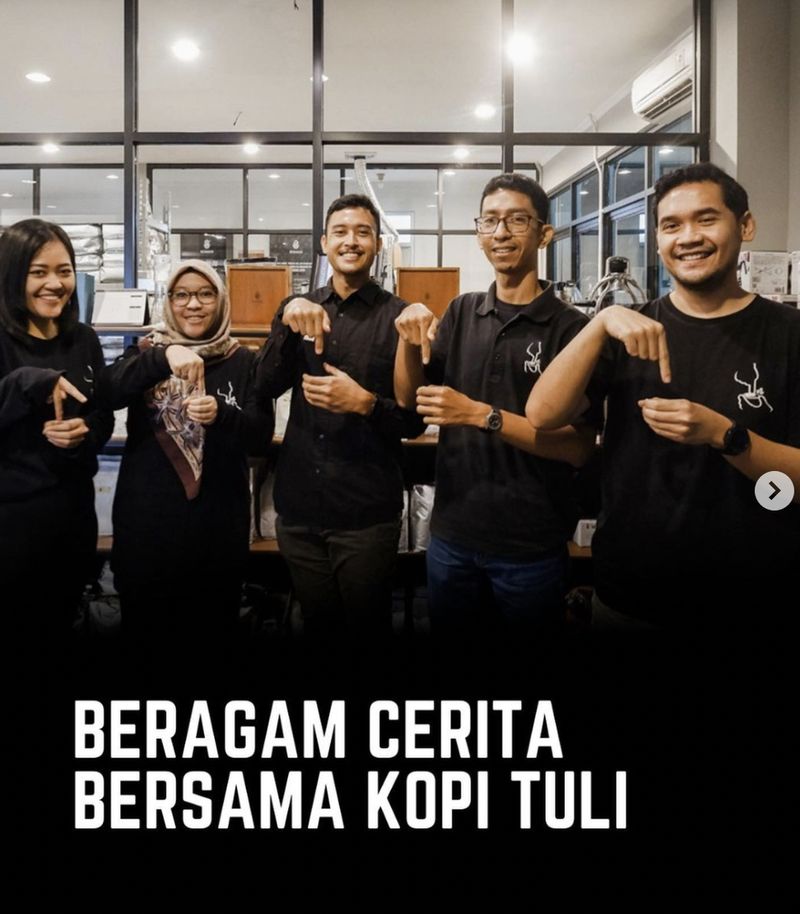Salut! 5 Kedai Kopi di Indonesia Ini Pekerjakan Difabel