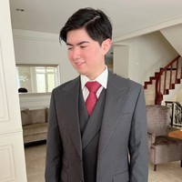 Lahir pada 6 Juni 2005, saat ini Sean berusia 19 tahun. Sudah semakin besar, paras Sean yang makin tampan pun tak jarang curi atensi dan kerap banjir pujian. Foto: Instagram/@ollaramlan/@seanmikaelalexander