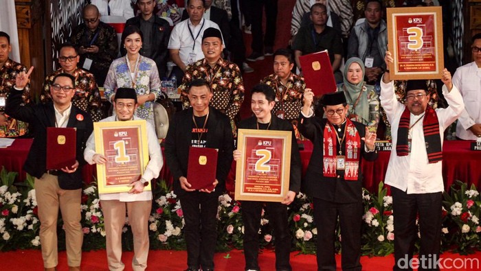 Cagub-cawagub Jakarta Ridwan Kamil (RK)-Suswono mendapatkan nomor urut 1 dalam Pilkada 2024. RK-Suswono menyambut baik usai dapat nomor urut 1.