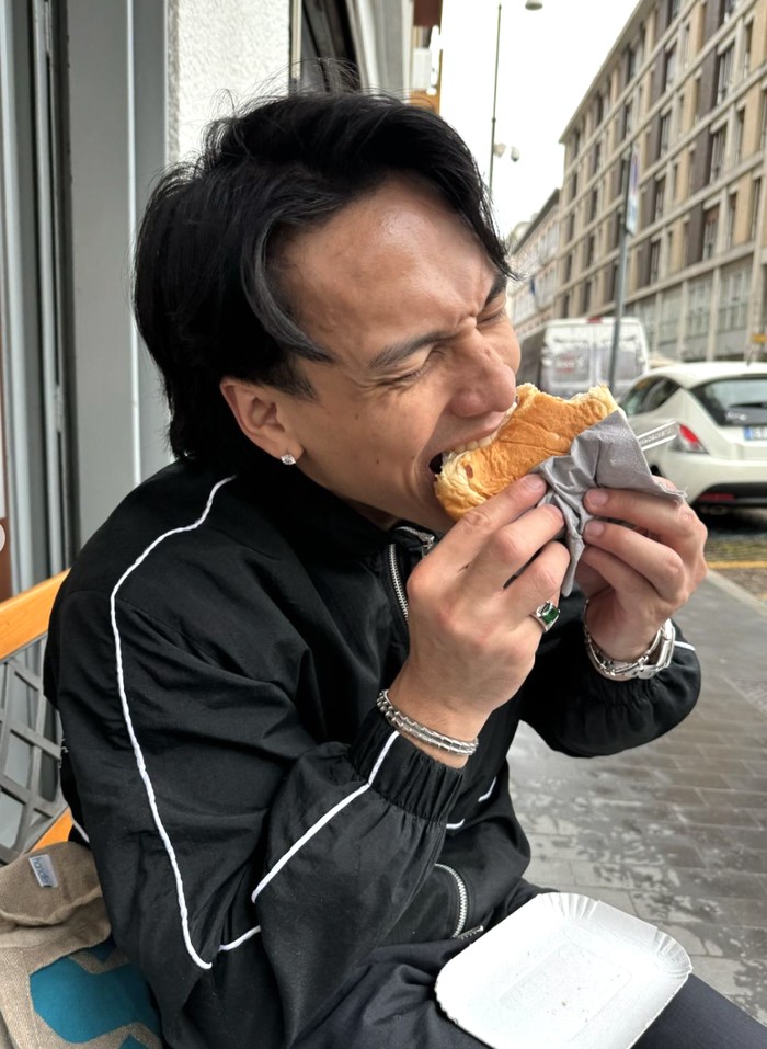 Serunya Momen Kulineran Jefri Nichol di Jepang hingga Italia Serunya Momen Kulineran Jefri Nichol di Jepang hingga Italia