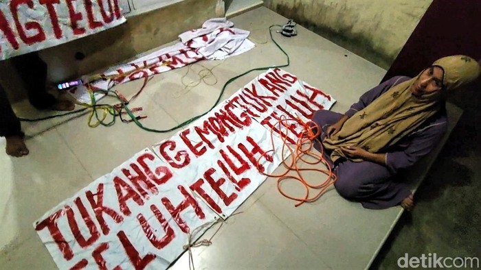 Spanduk tudingan dukun santet di Sukabumi
