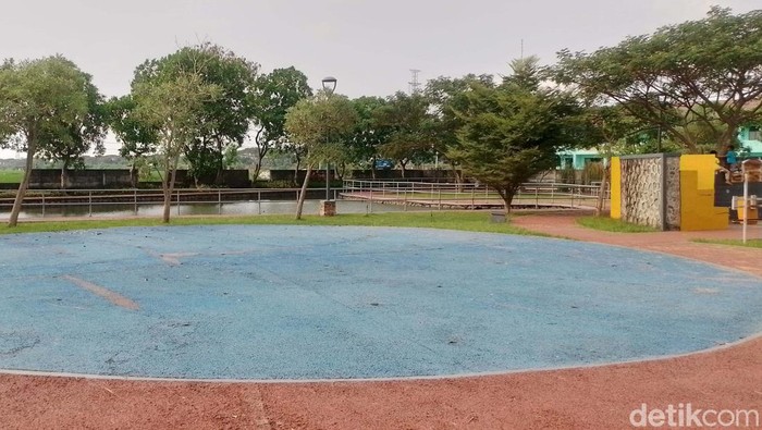 Di Jakarta Utara banyak terdapat RTH atau taman yang keren yang bisa dijadikan tempat untuk bersantai. Taman-taman ini cukup keren dan gratis.