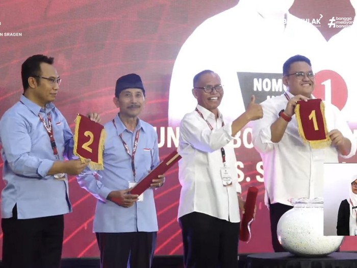 Tangkapan layar pengundian nomor urut Pilkada Sragen 2024 dari channel YouTube KPU Sragen, Senin (23/9/2024).